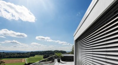 Rénovation : Pourquoi Passer aux Volets Solaires Somfy ?