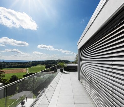 Rénovation : Pourquoi Passer aux Volets Solaires Somfy ?