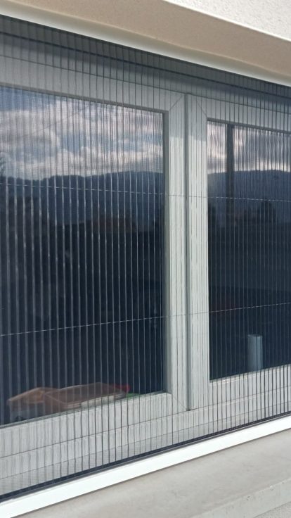 Pose de moustiquaires sur mesures en Haute-Savoie