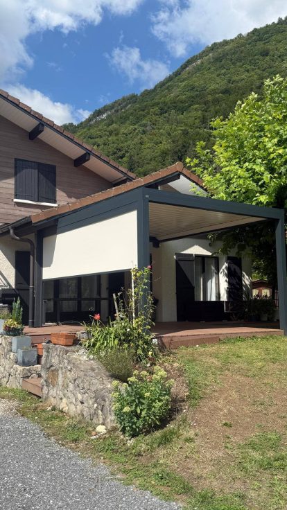 Pose et installation de pergola bioclimatique en Haute-Savoie