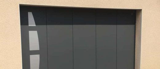 Porte de Garage : Hublots, Décors et Chatière – Faites de Votre Garage un Atout Déco