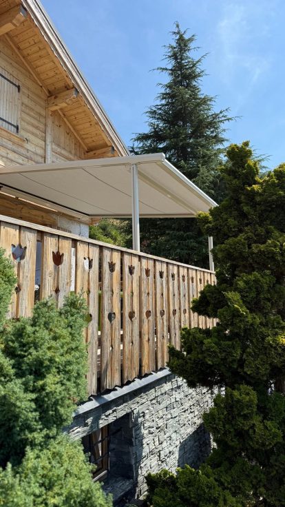 Pergo store : complémentarité entre stores et pergolas en Haute-Savoie